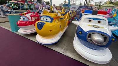 祝賀智樂無軌觀光小火車《多多火車》榮獲游藝行業(yè)“金鼎獎(jiǎng)”
